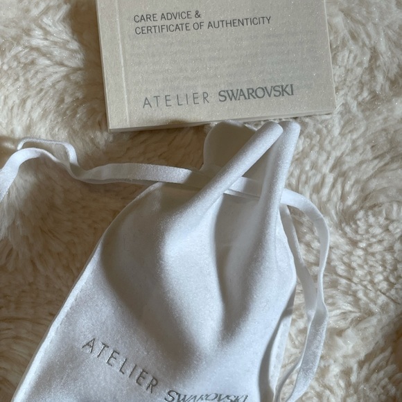 Atelier Crystal Swarovski Earings - Picture 6 of 6